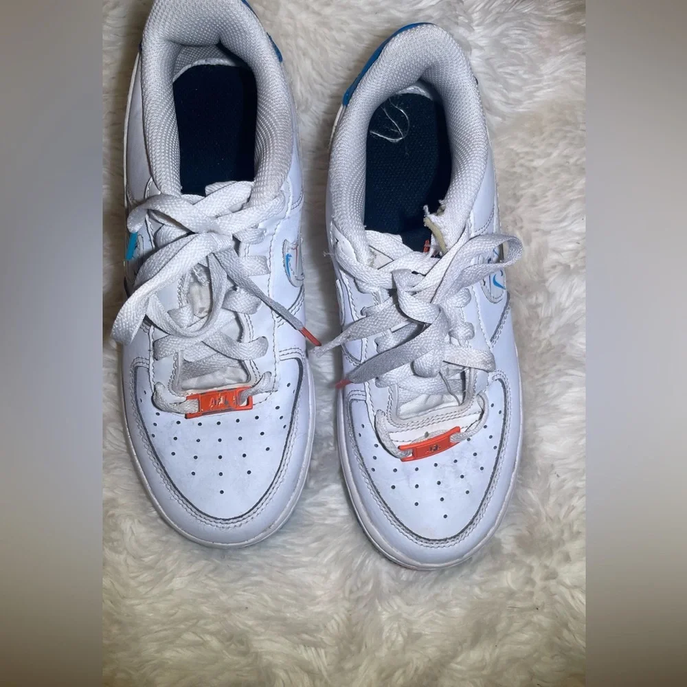 Nike Air Force 1 youth white lace up sneakers size 4
